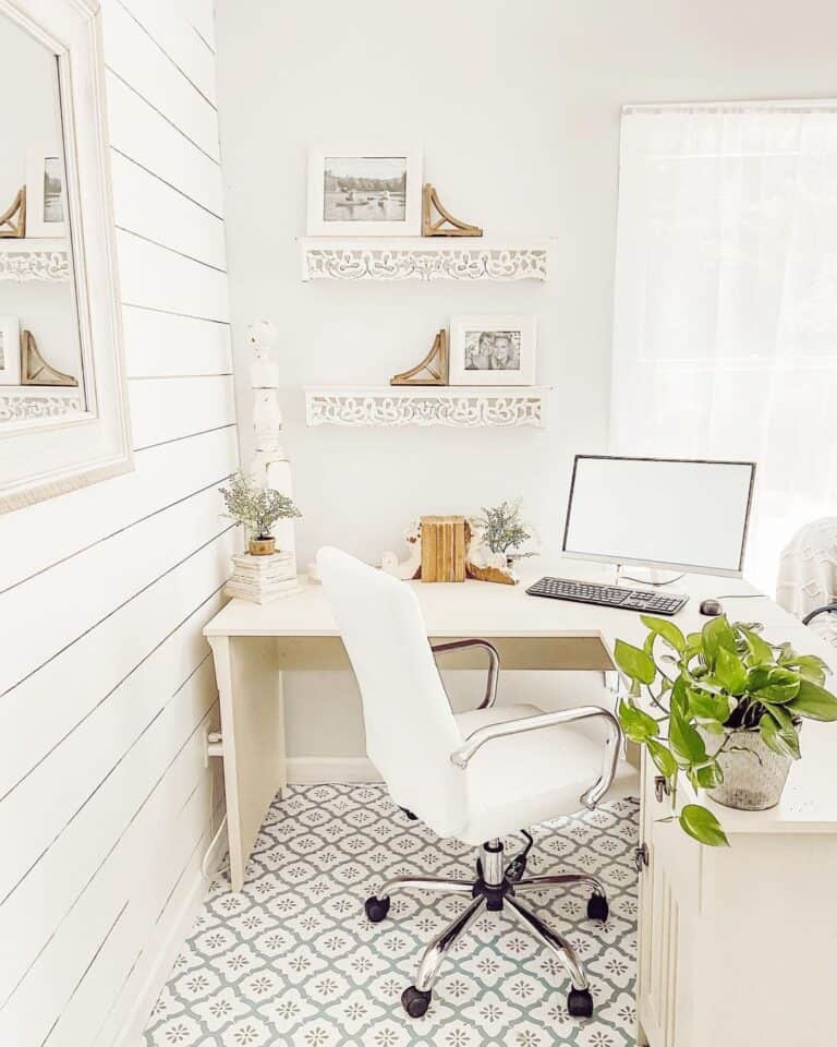 Ornate Grey and White Home Office Carpet