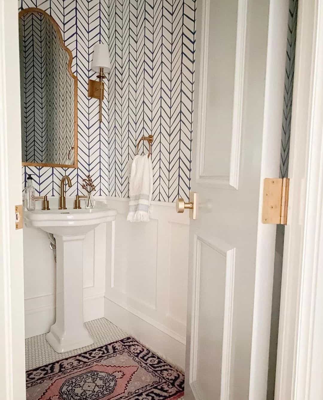 29 Pedestal Sink Bathroom Ideas for a Spacious Look