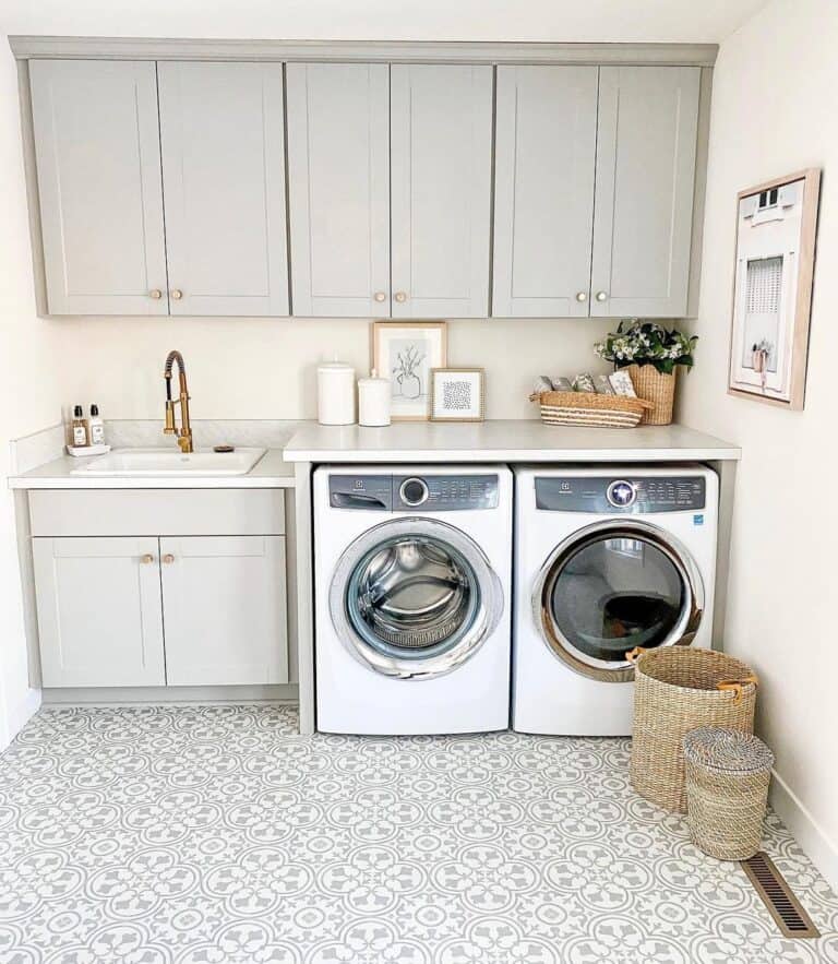 Quatrefoil Laundry Room Laminate Flooring