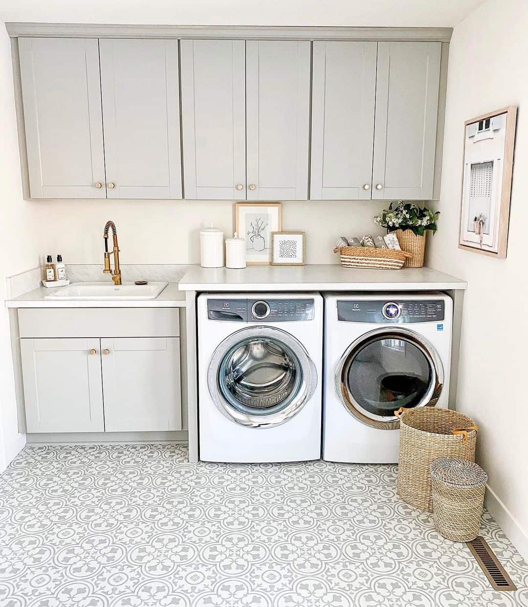 Quatrefoil Laundry Room Laminate Flooring - Soul & Lane