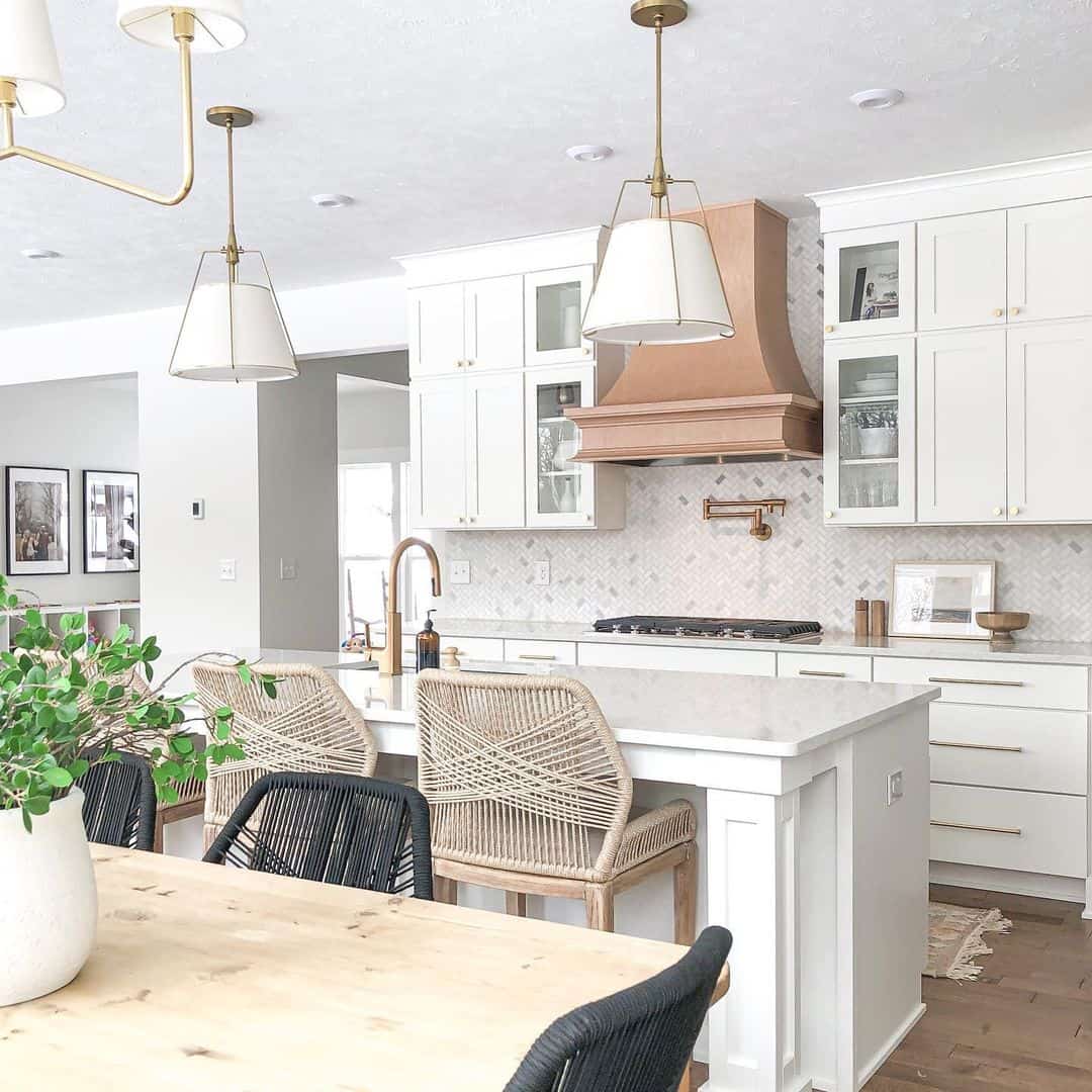 32 Elegant Ideas for a White and Gold Kitchen