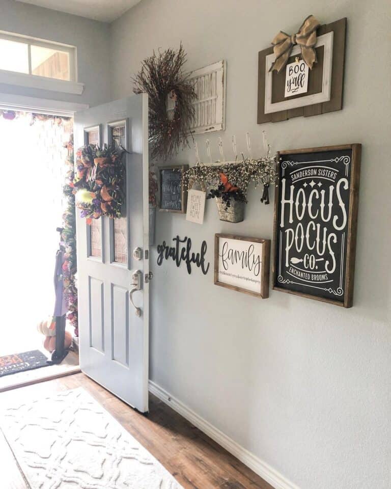 Spooky Entryway with Indoor and Outdoor Décor