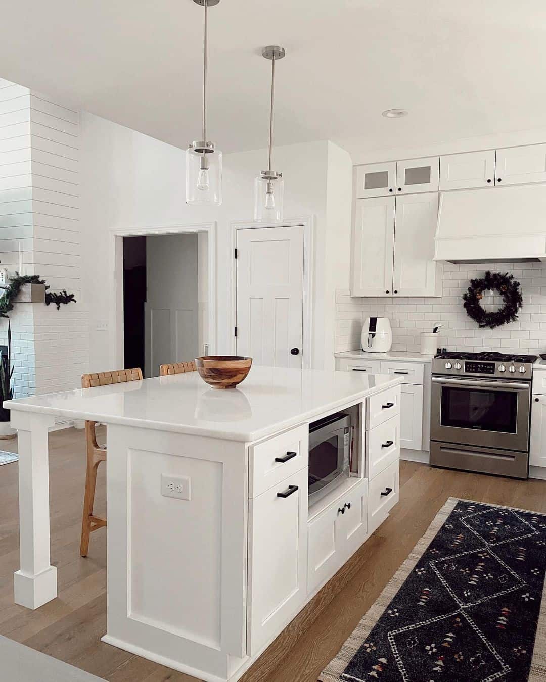 15 Microwave Built In Island Kitchens for Peak Efficiency