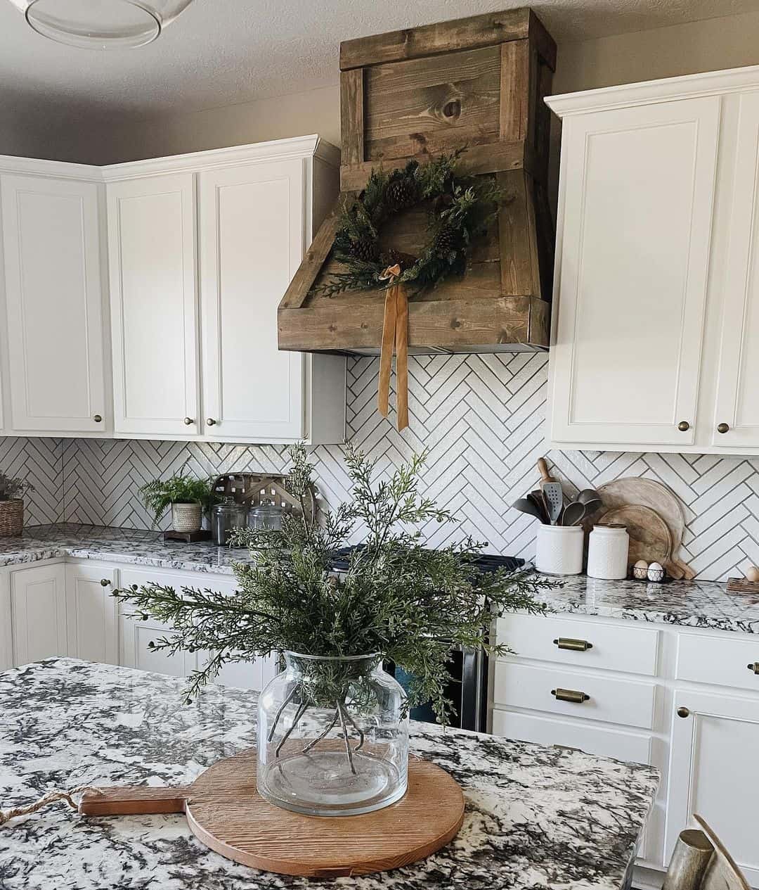 30 Herringbone Backsplash Kitchens That Look So Dynamic