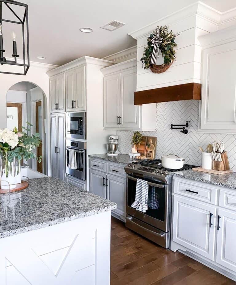 white backsplash with white grout