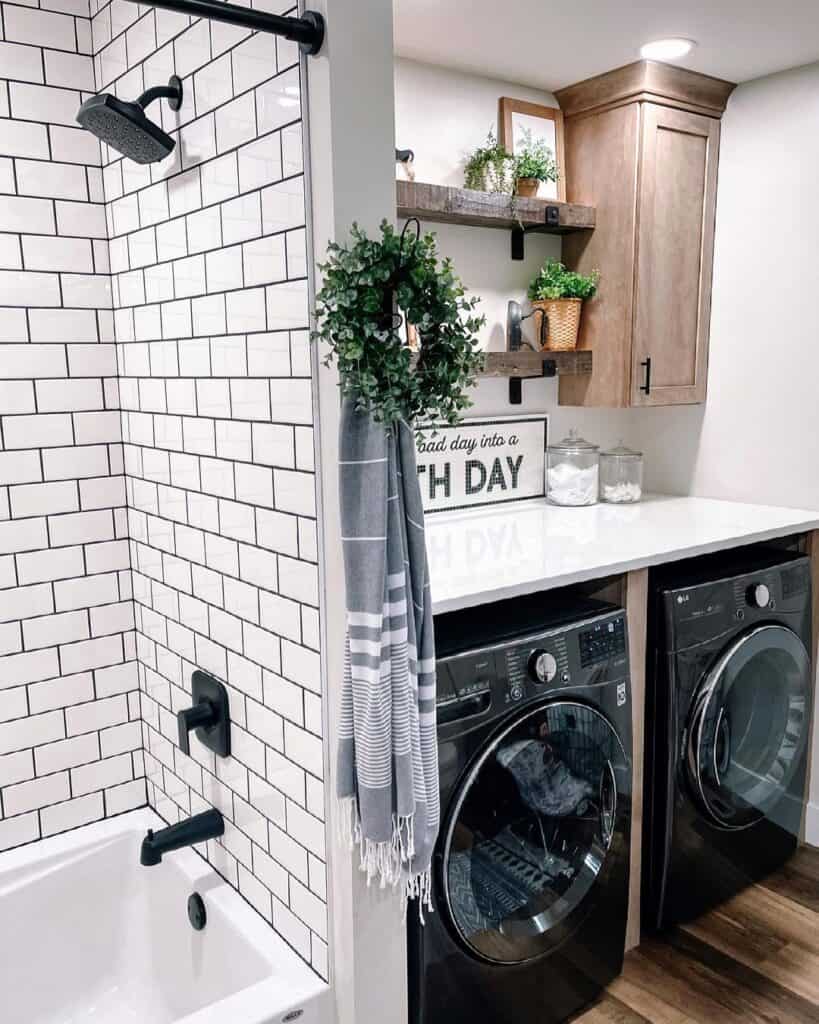 25 Classic White Subway Tile with Black Grout Designs