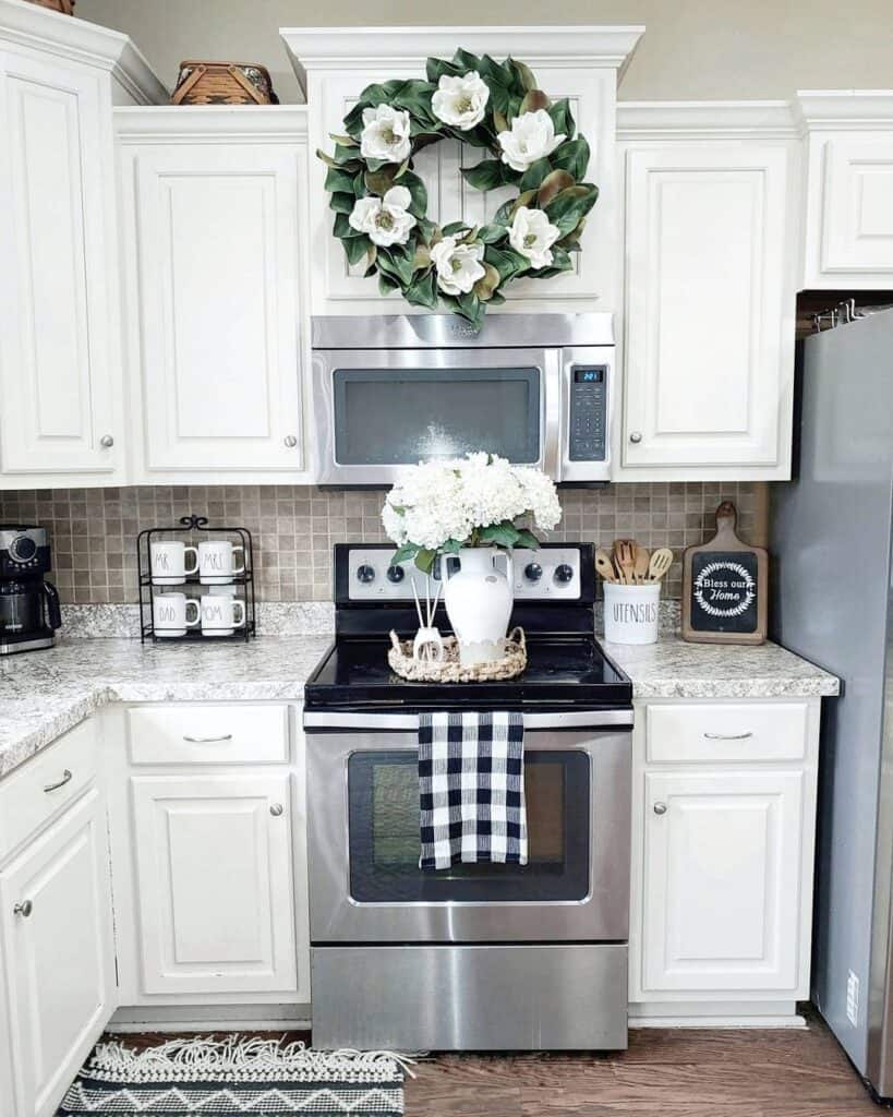 White and Black Kitchen Decor