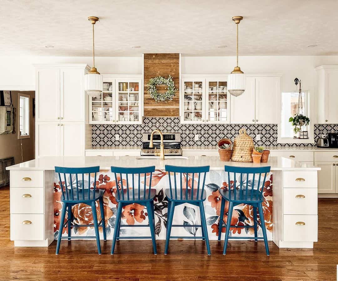 32 Elegant Ideas for a White and Gold Kitchen