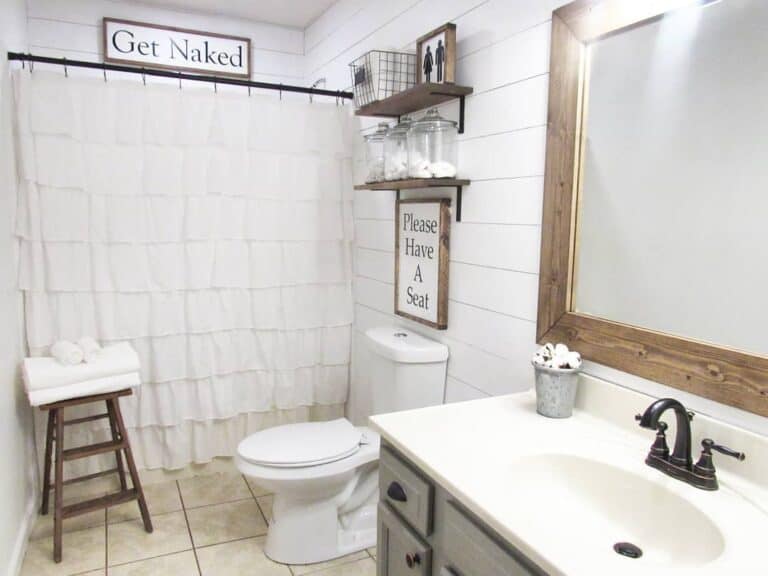 Casual Farmhouse Bathroom