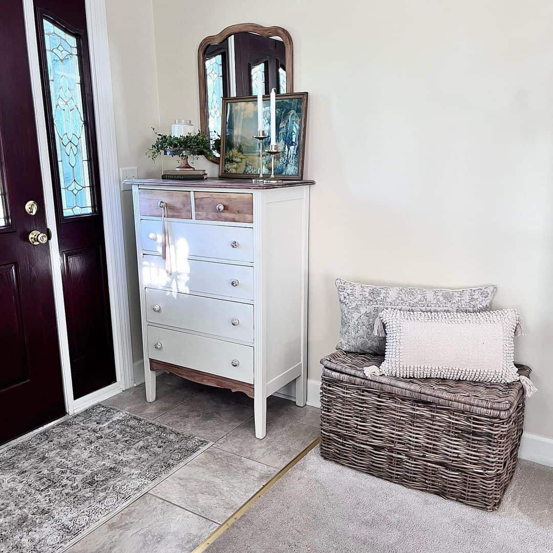 45 Entryway Mirror Ideas That Make an Impression