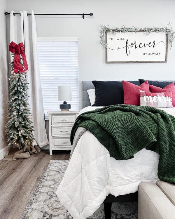 49 Pencil Christmas Tree Decorating Ideas This Holiday Season