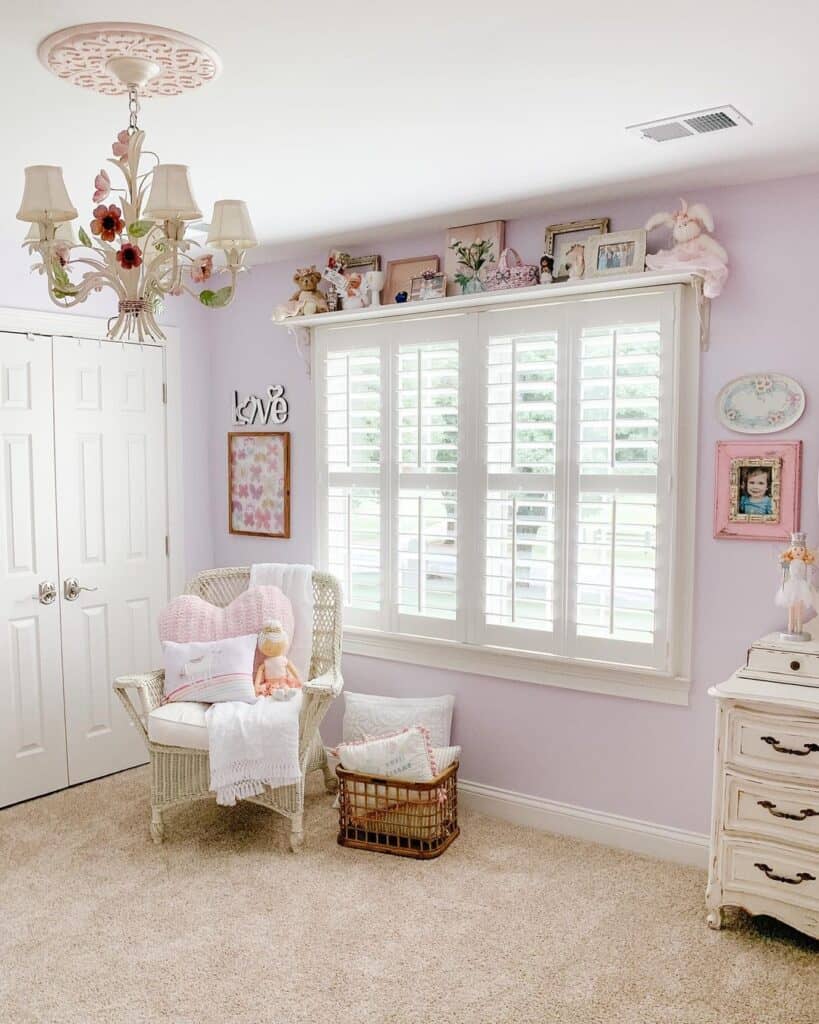 Girl's Bedroom Lintel Trim Shelf