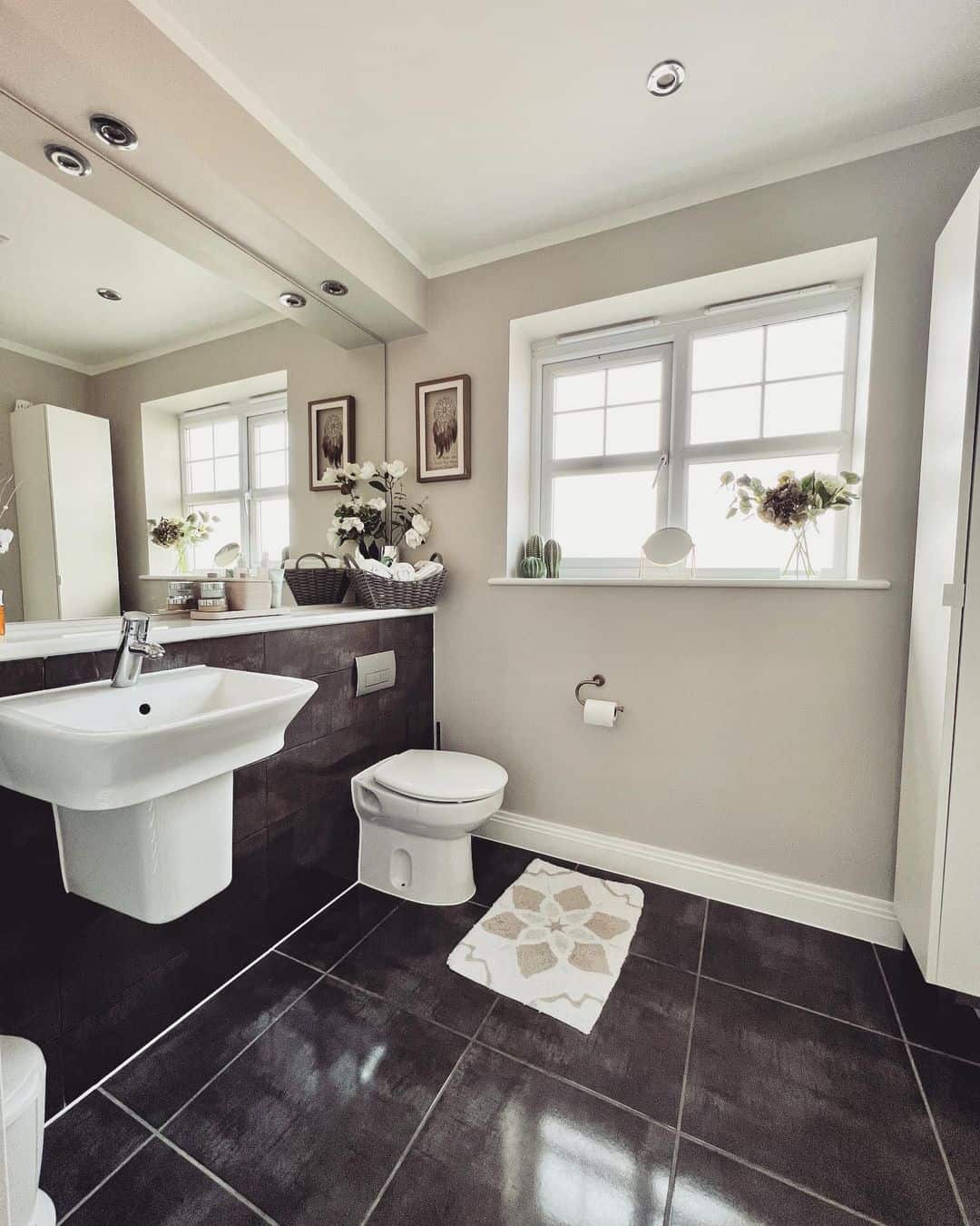 Glossy Black Bathroom with Frameless Mirror - Soul & Lane