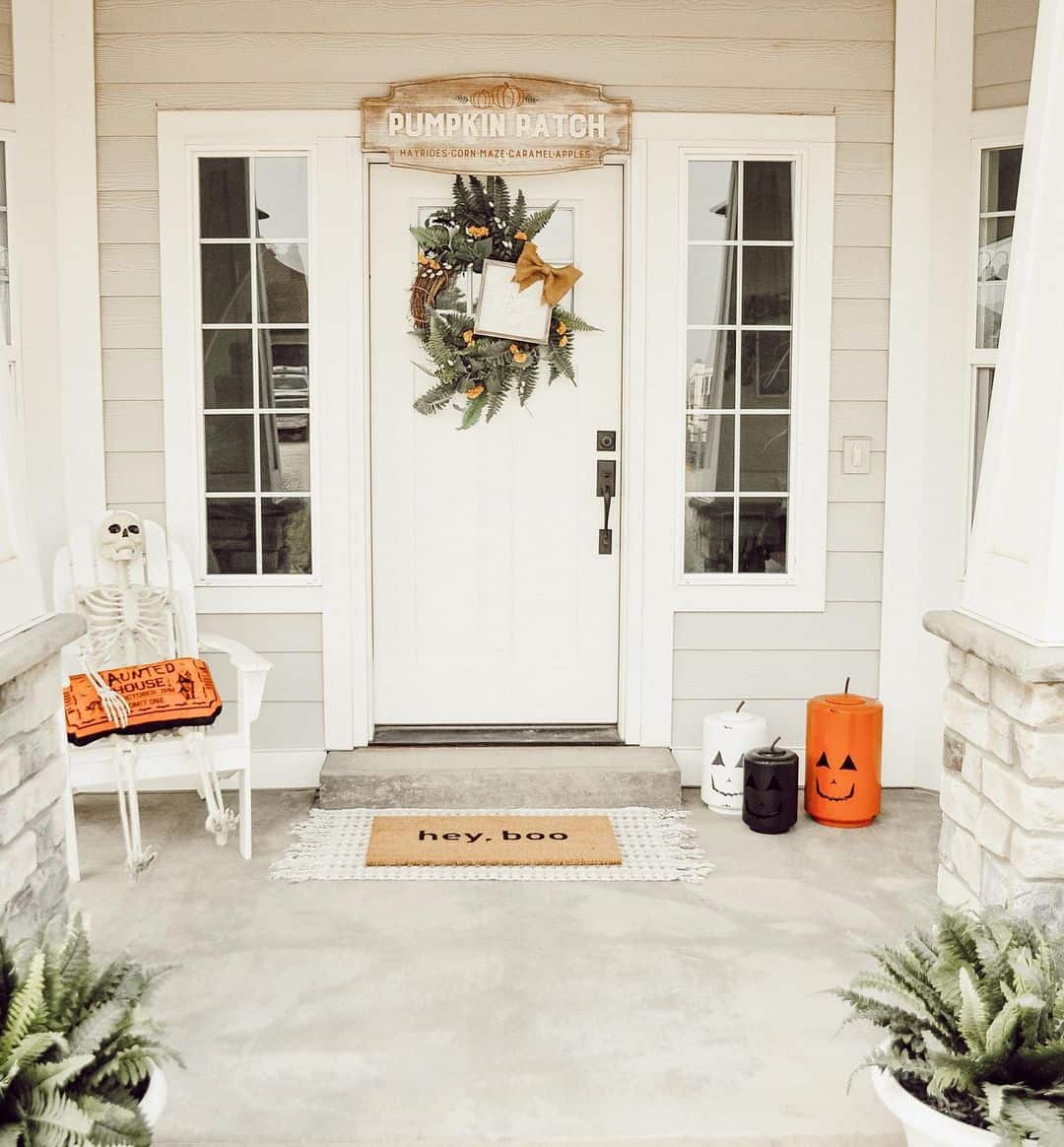 34 Farmhouse Front Door Fall Wreath Ideas To Charm Visitors