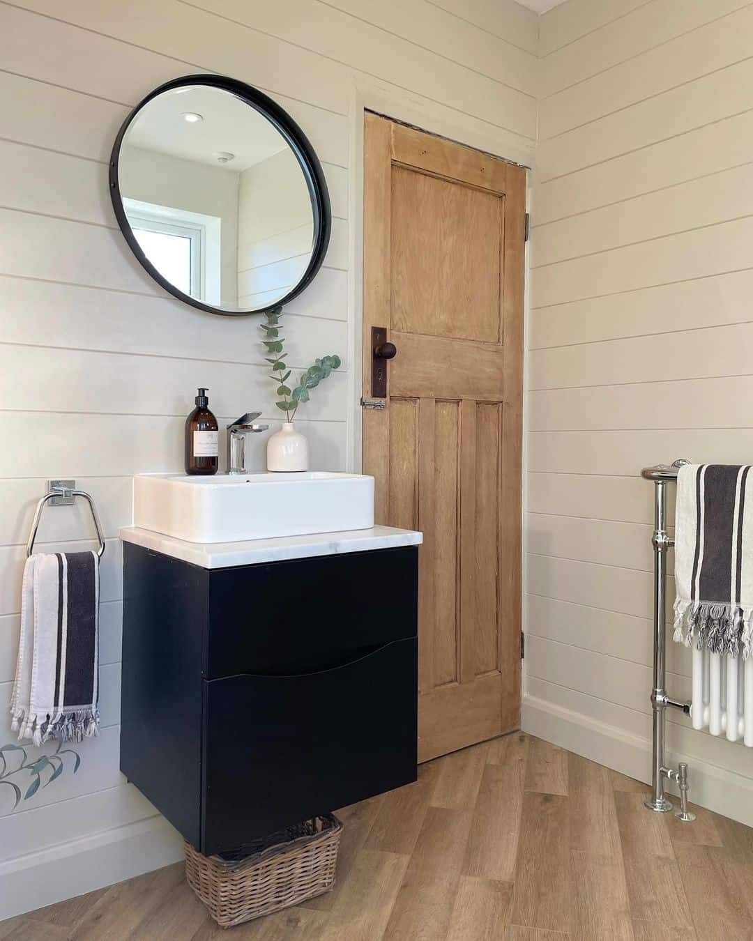 33 Inspiring Bathroom Door Ideas to Make an Entrance