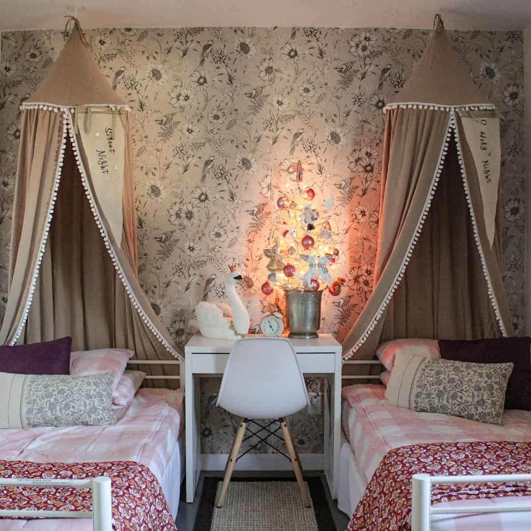 50 Girl bedroom wallpaper ideas  colors prints and designs for every age