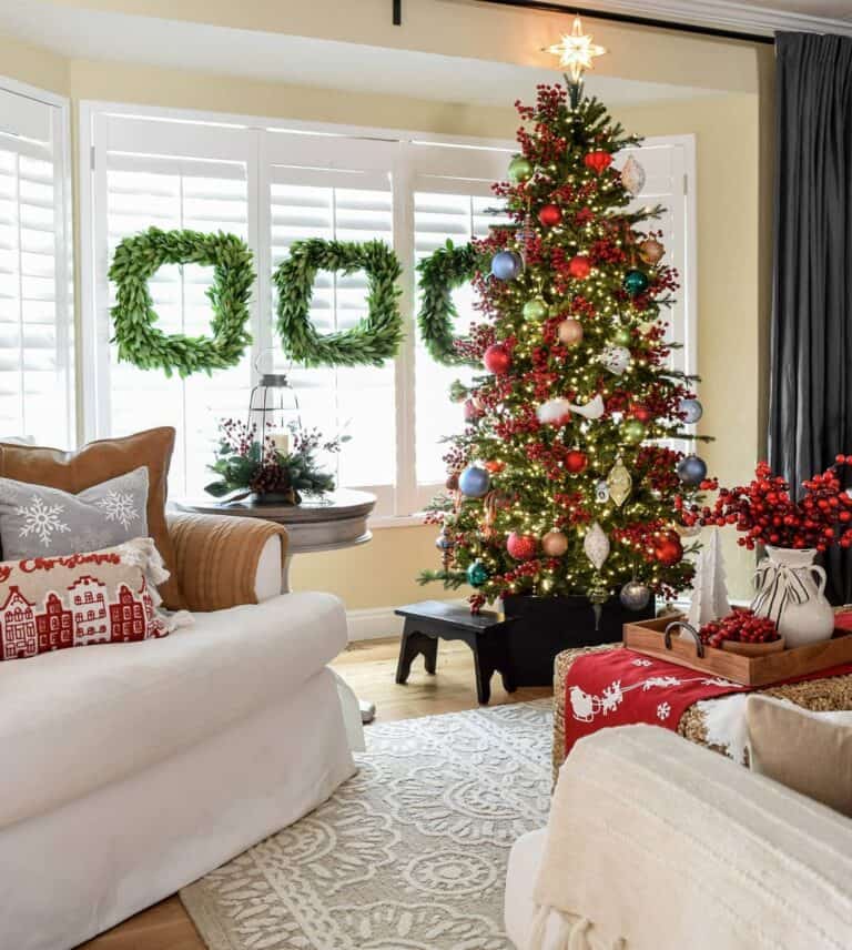 Living Room with Christmas Tree Decorations
