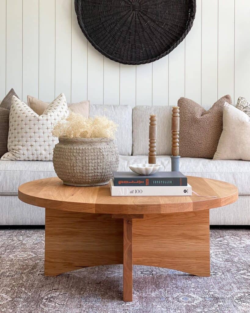 Minimalist Round Coffee Table Decorating Ideas