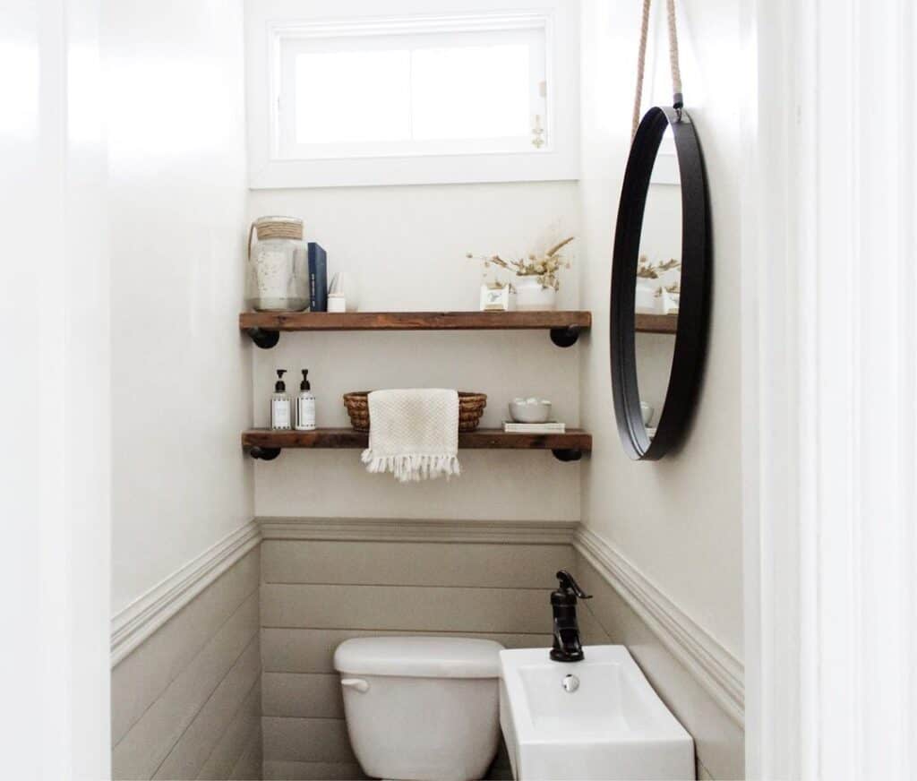 Modern Ideas for Decorating a Bathroom Shelf
