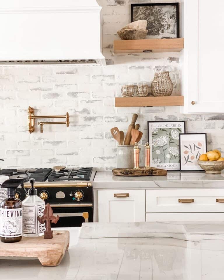 Modern Kitchen with Lemon and Rustic Décor