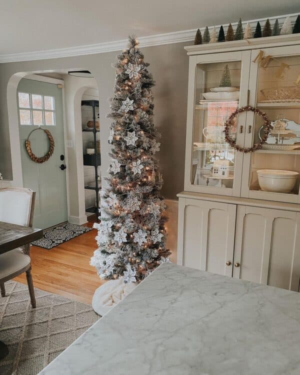 49 Pencil Christmas Tree Decorating Ideas This Holiday Season