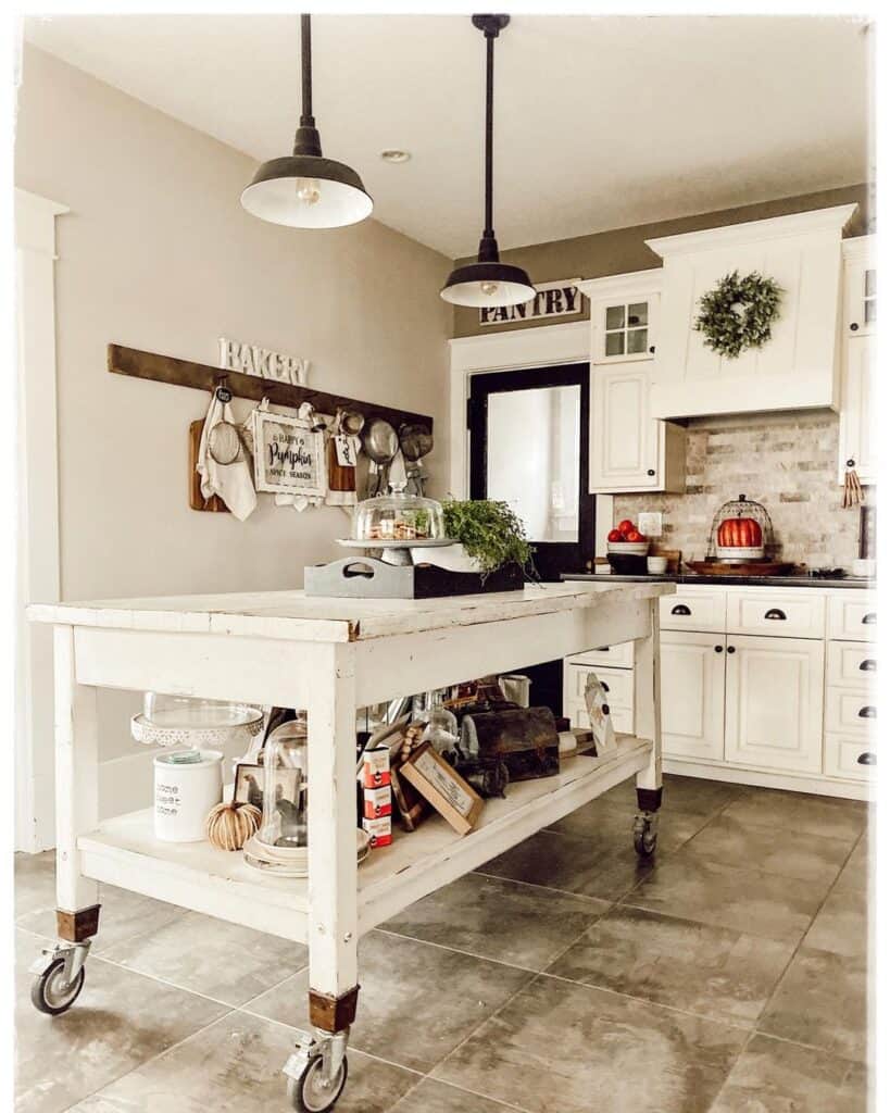 Rustic Kitchen Island Inspo for Farmhouse Style