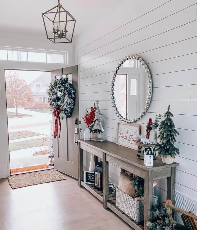 Shiplap Entryway with Festive Christmas Décor