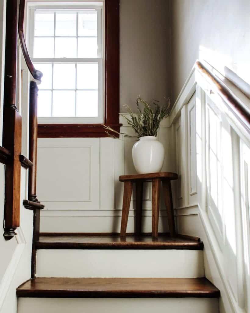 Stairway White and Mahagony Window Trim