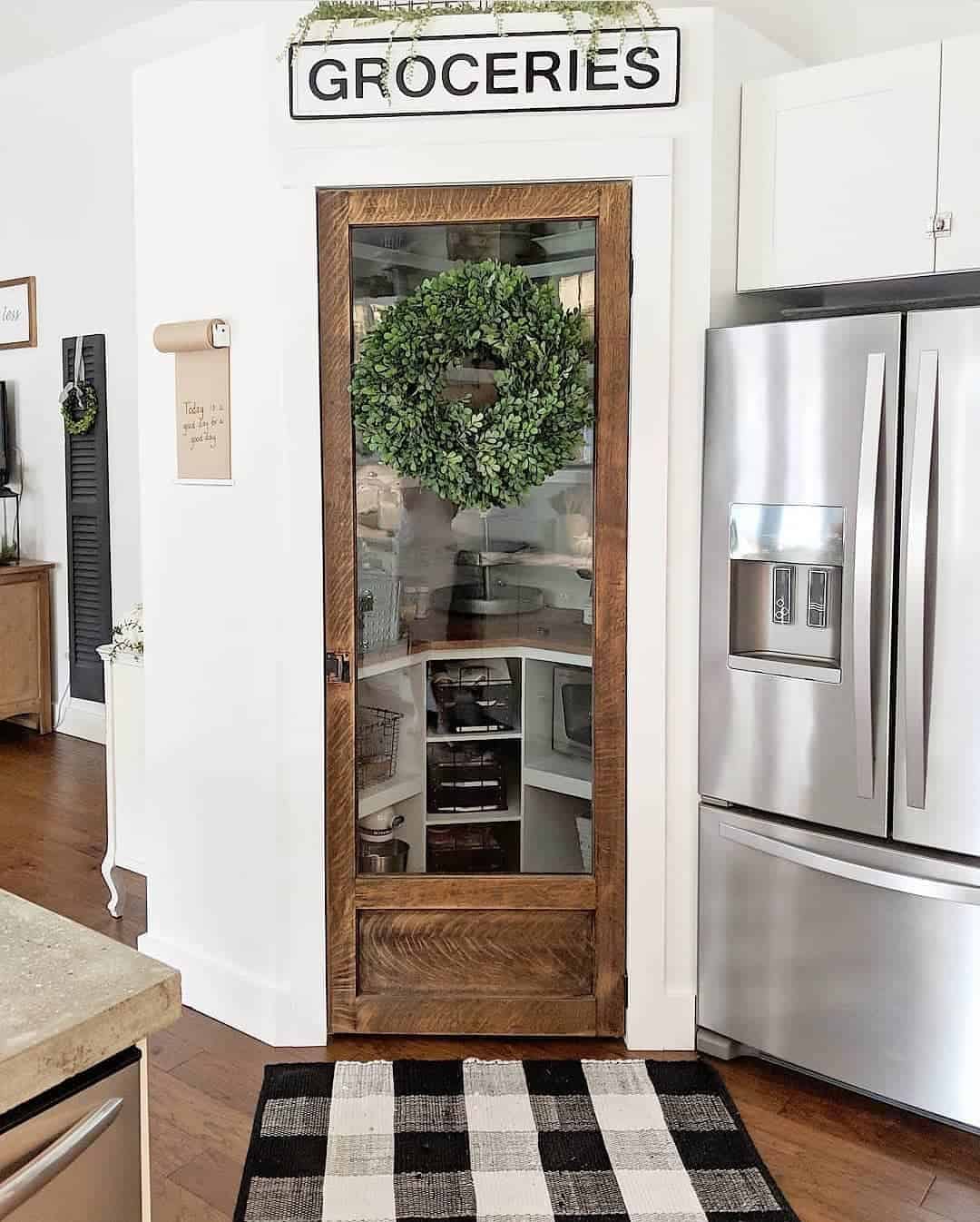 32 Farmhouse Pantry Doors to Inspire Your Next Project