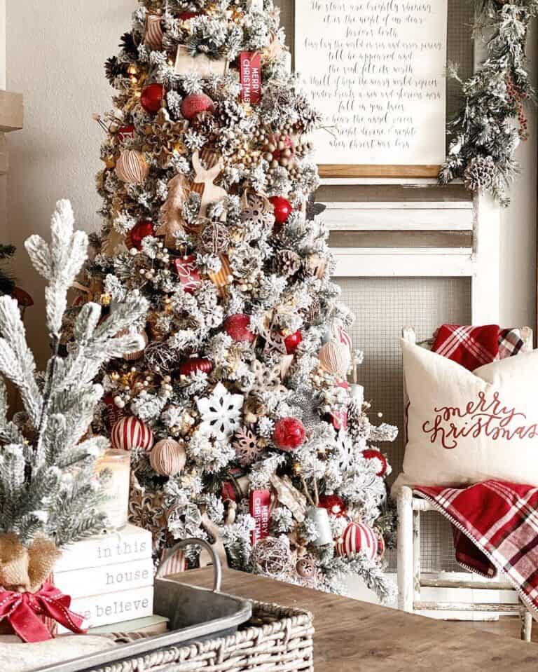 55 Red and White Christmas Tree Decorations That Will Wow You