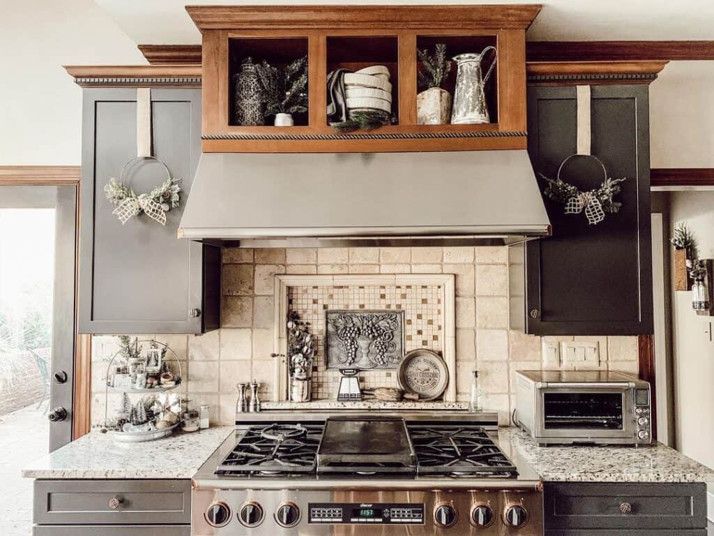 Beige Backsplash for Dark Cabinets and Light Countertops