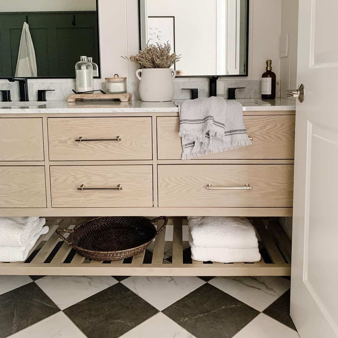35 Wood Vanity Ideas for a Charming Farmhouse Bathroom