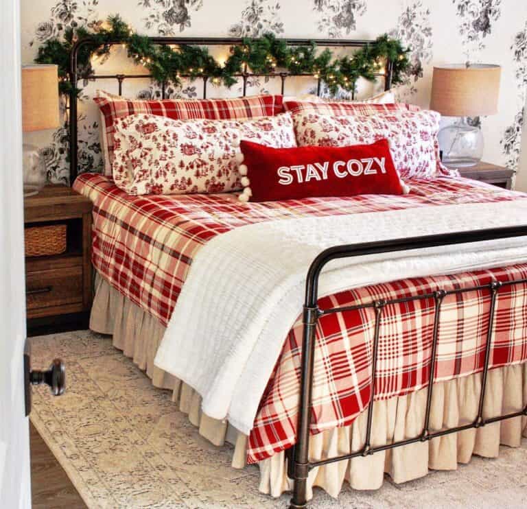 Christmas Bedding Set With Floral Wall