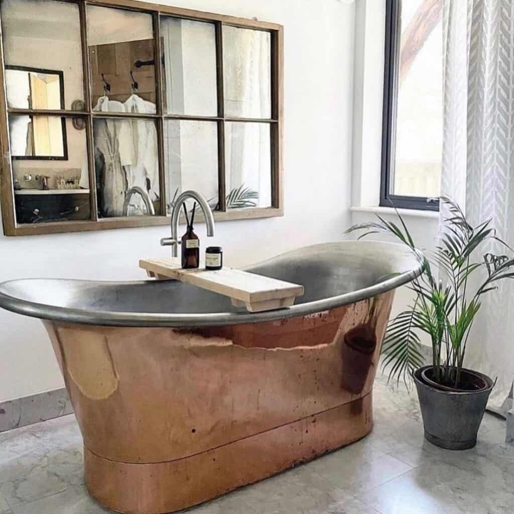 Cooper Tub with Mirrored Panel Wall Décor