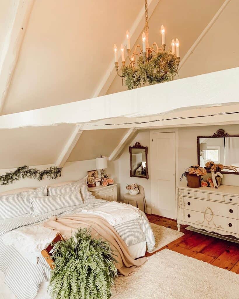Fir Garlands and White Beams in Vaulted Bedroom
