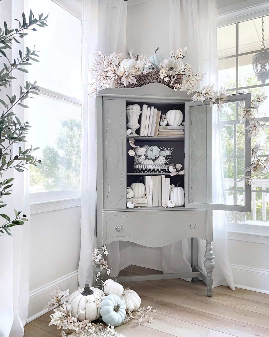 35 White Pumpkin Decor Ideas That Are Too Chic to Resist