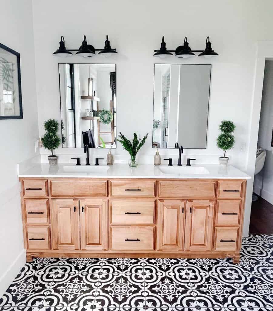 31 Dramatic Black and White Floor Tile Ideas for a Stylish Home