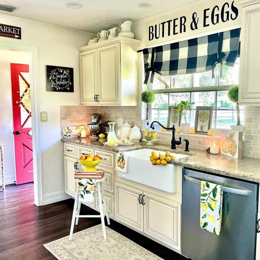 Lemon Décor in Farmhouse Kitchen