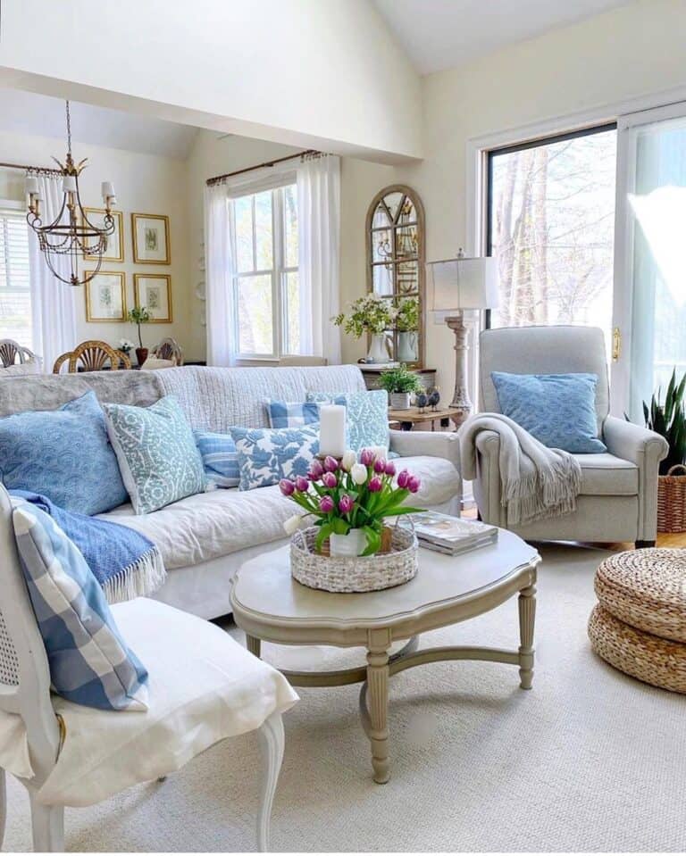 32 Dreamy Blue Throw Pillows For a Relaxing and Stylish Home