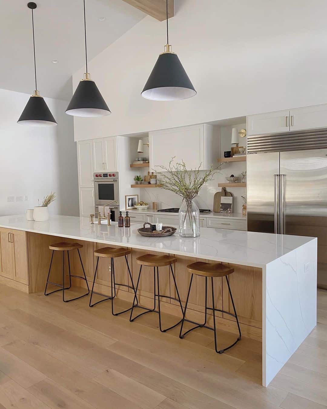 21 Showstopping Waterfall Kitchen Island Countertops