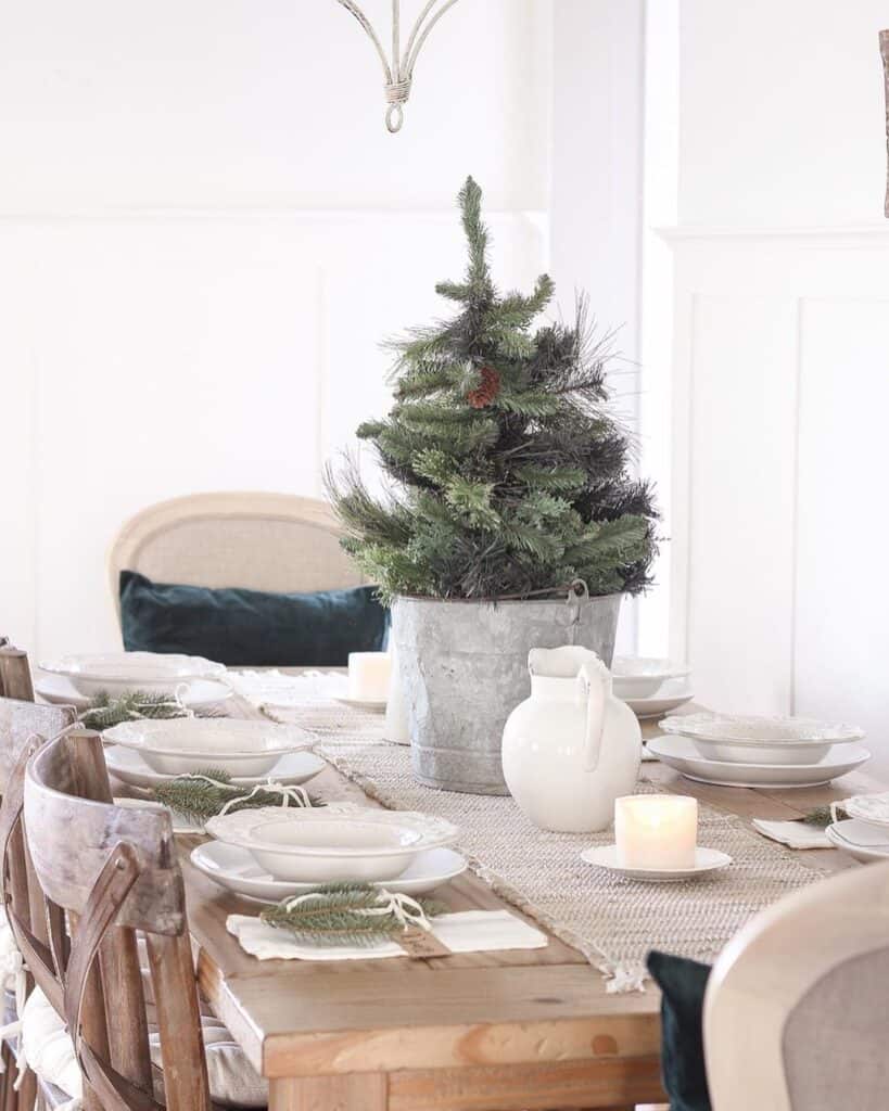 Pared-Back Neutral Dining Tablescape