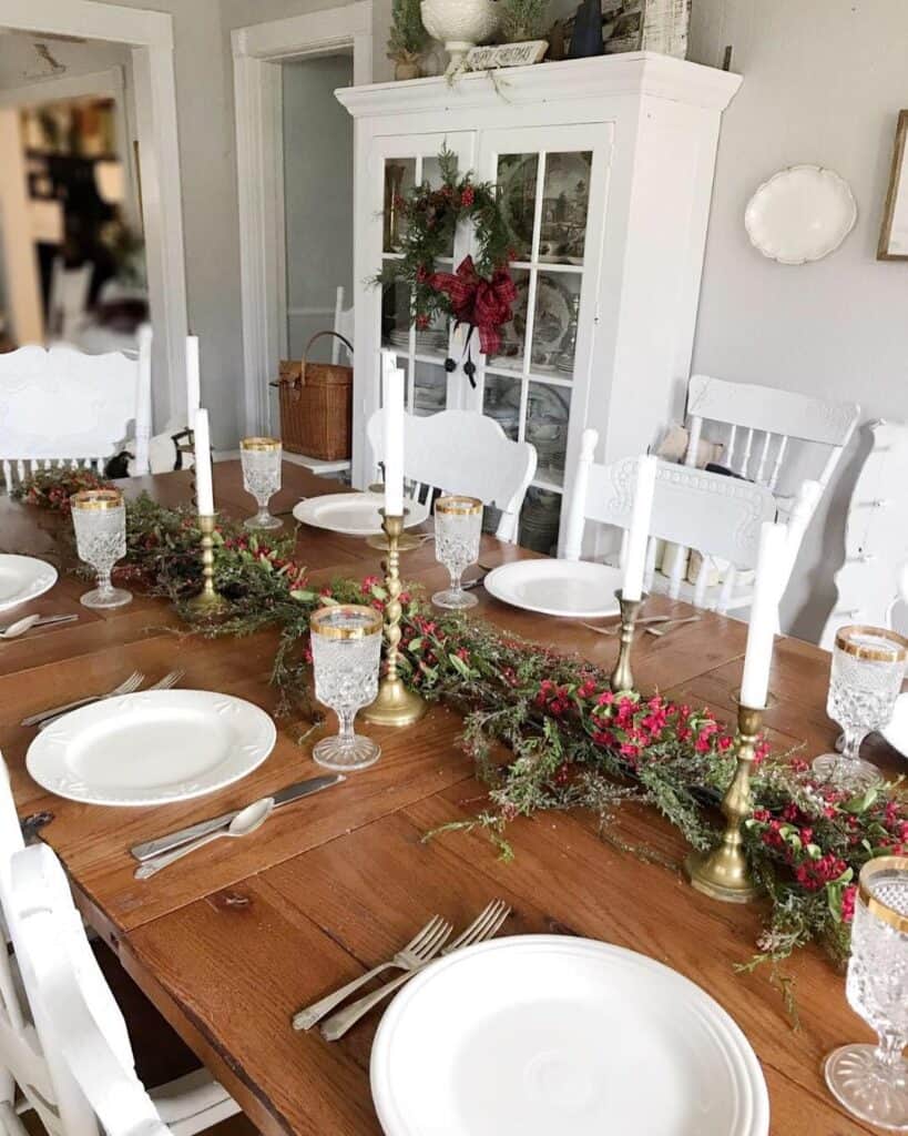 35 Christmas Dining Table Decor Ideas for Festive Cheer at Home