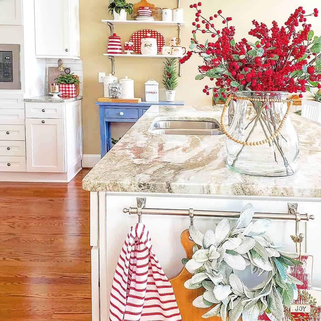 28 Brilliant Red Kitchen Decor Ideas to Spice Up Your Home