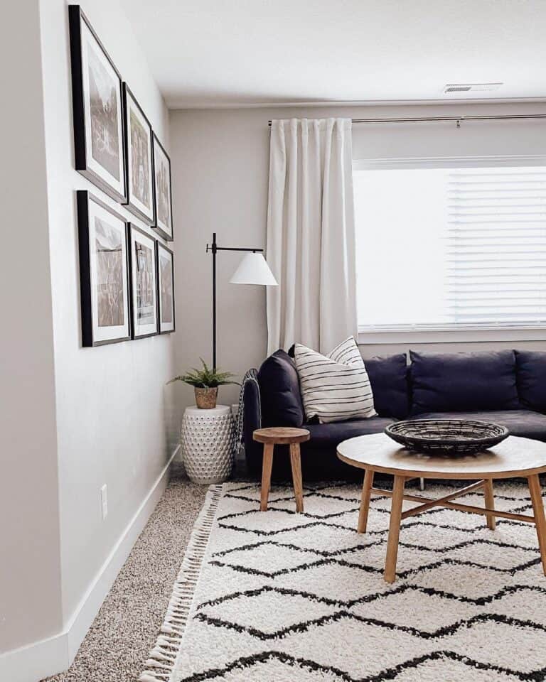 Round Coffee Table in Black and White Living Room