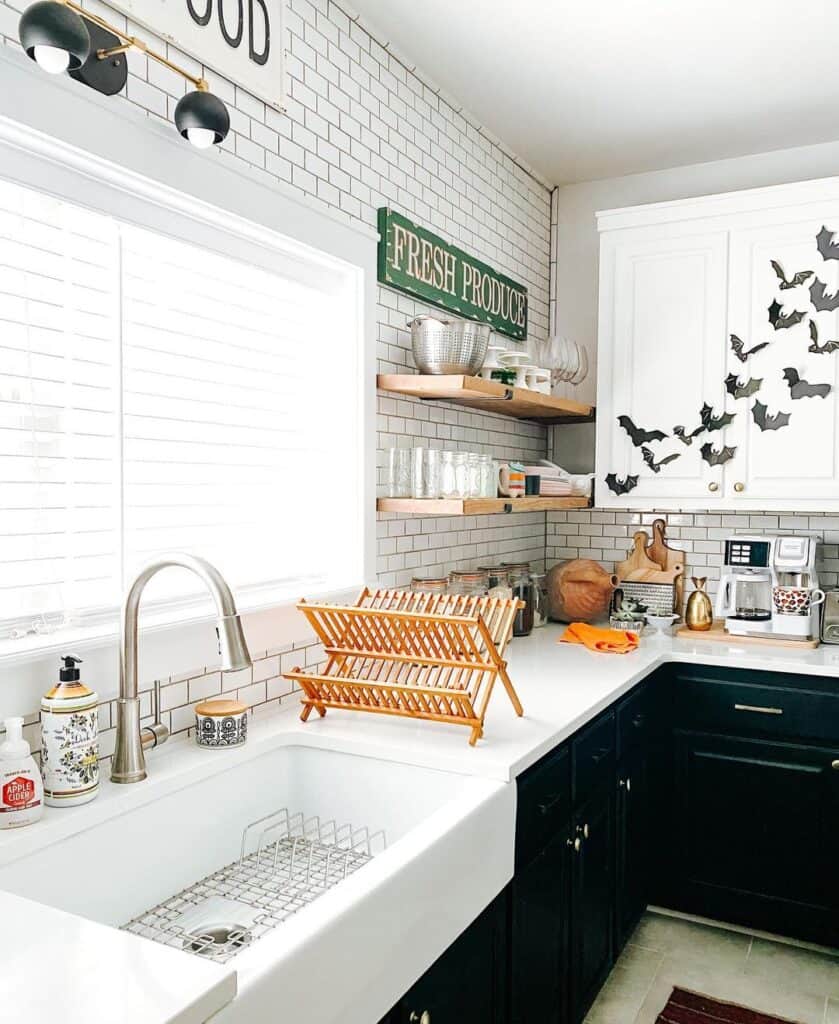 Subway Tile Farmhouse Kitchen Wall Décor Ideas