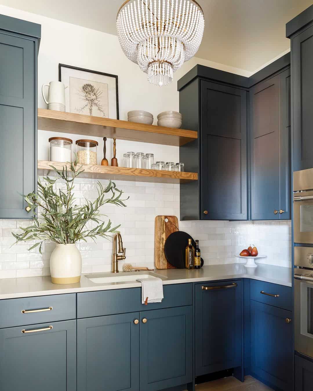 26 Backsplash Ideas For Dark Cabinets