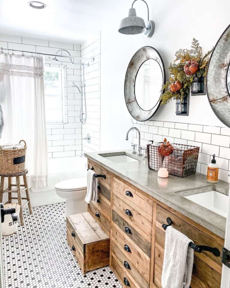 Tiled Bathroom with Fall Bouquet Décor