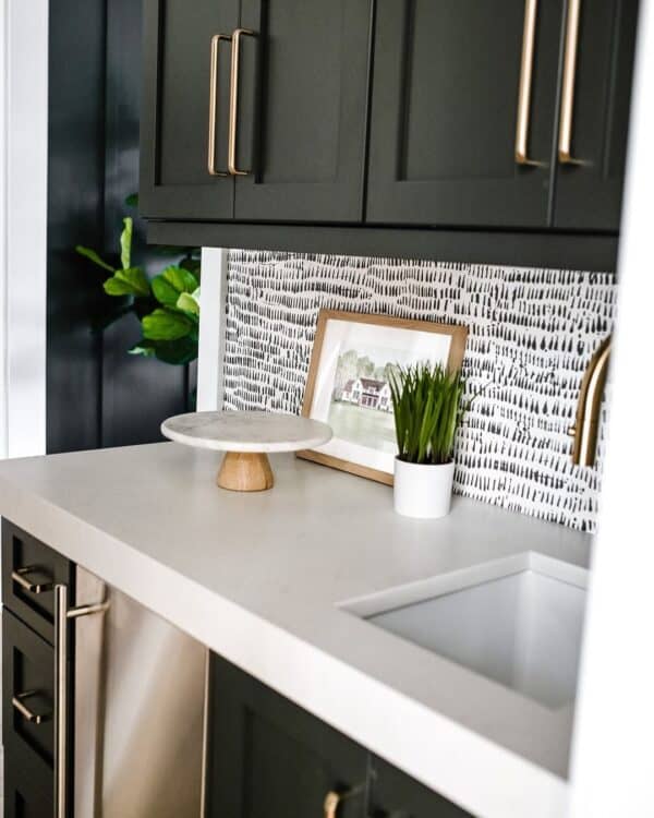 26 Backsplash Ideas for Dark and Light Countertops