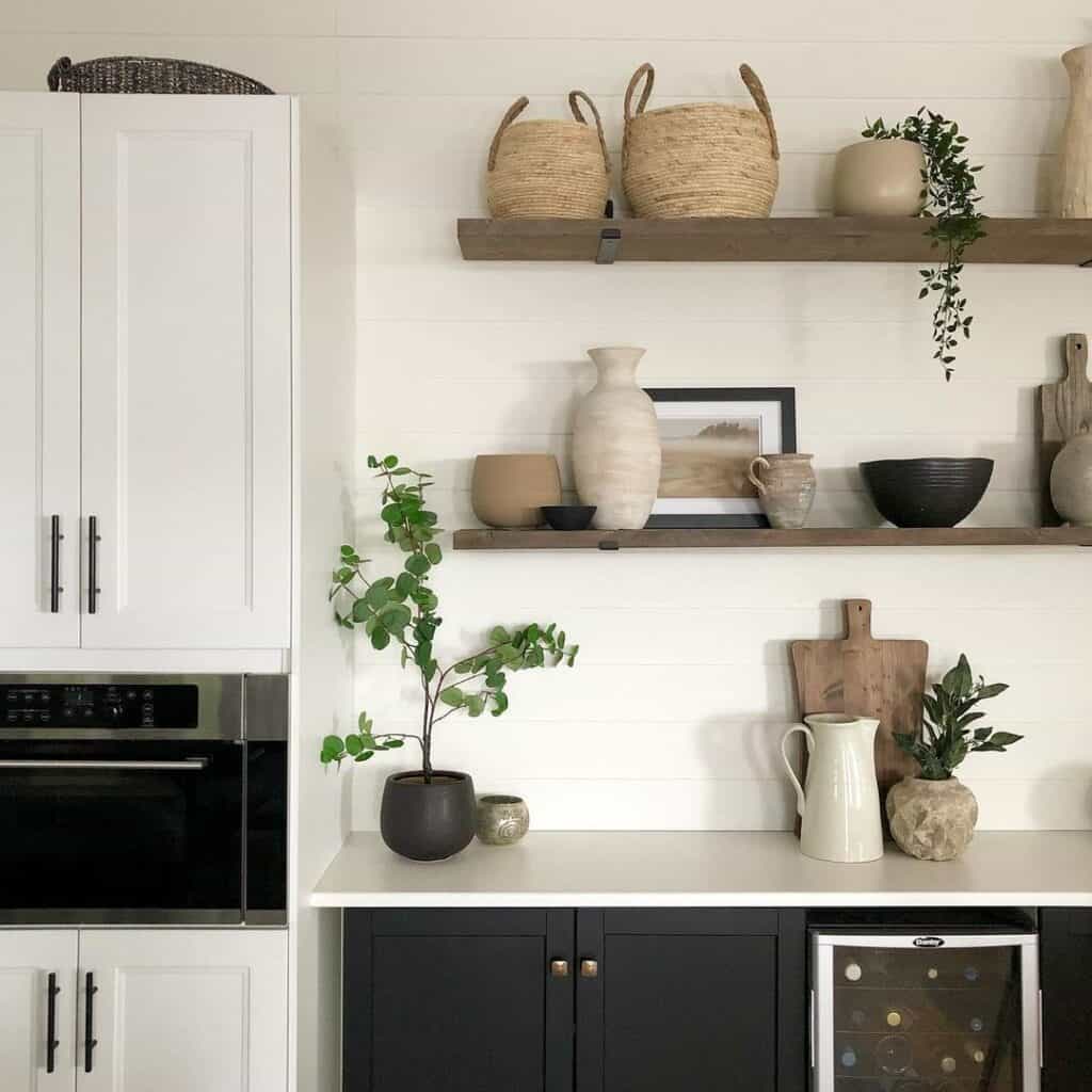 White with Black Pulls Soul & Lane