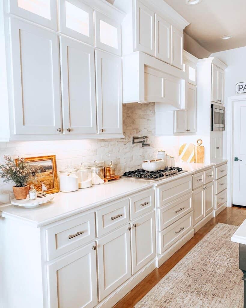 White Farmhouse Kitchen with Shaker Cabinets